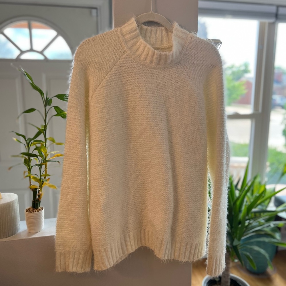 NWOT women’s Lou & Grey white sweater size XL